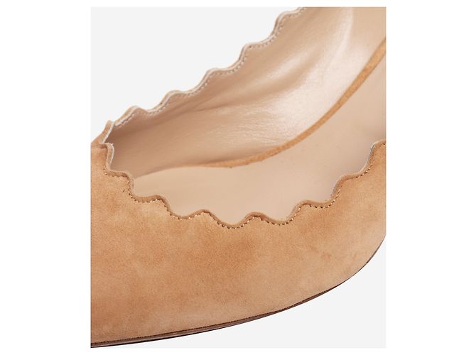 Chloé Beige Lauren Wildleder Pumps mit gewelltem Rand - Größe EU 40,5 - Ansicht 4