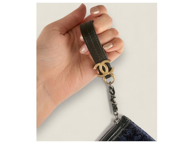 Clutch Chanel Gabrielle in tweed e pelle di vitello Blu - vista 19