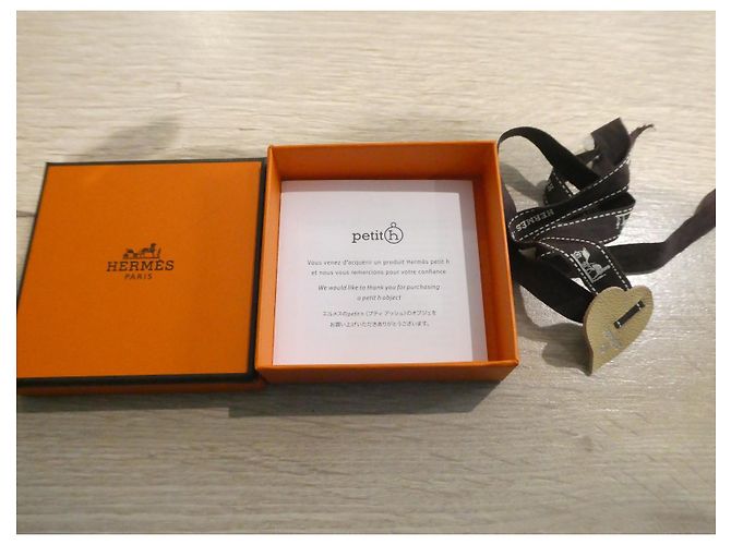 petit h hermès com sua caixa nova Bege - vista 4