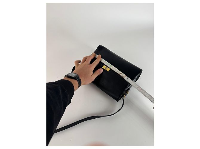 Vintage Givenchy Tasche aus schwarzem Leder mit Schlangenprägung - Ansicht 11