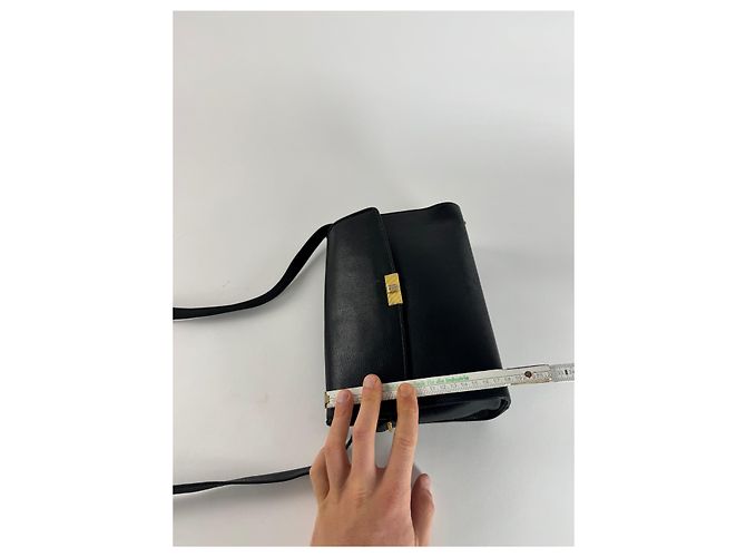 Vintage Givenchy Tasche aus schwarzem Leder mit Schlangenprägung - Ansicht 12
