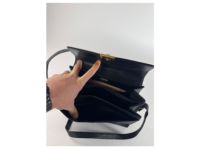 Vintage Givenchy Tasche aus schwarzem Leder mit Schlangenprägung - Ansicht 3