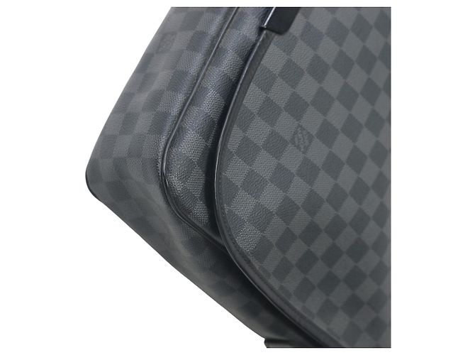 Borsa a Spalla in Pelle Daniel GM Damier Graphite di Louis Vuitton Nero Damier ebene - vista 9