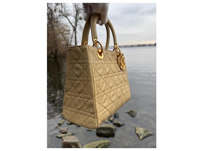 Christian Dior Lady Dior Handtasche aus Lammleder Beige - Ansicht 4