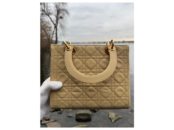 Christian Dior Lady Dior Handtasche aus Lammleder Beige - Ansicht 9