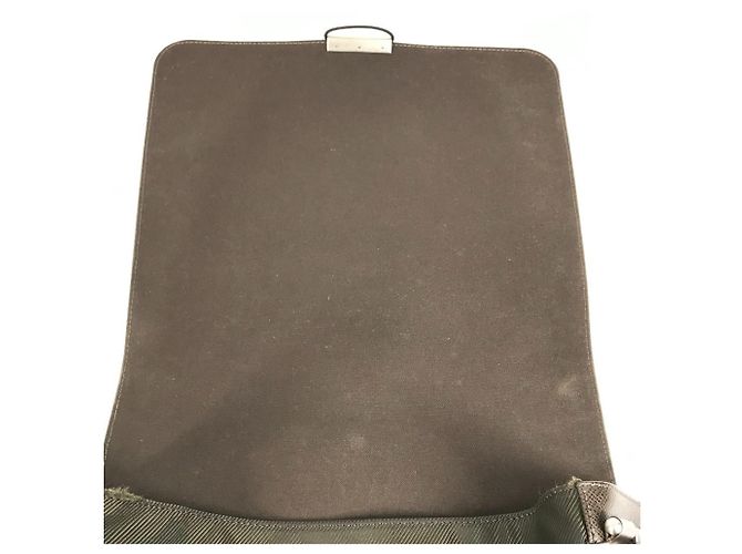 Borsa Messenger Victor Taiga di Louis Vuitton Marrone - vista 13