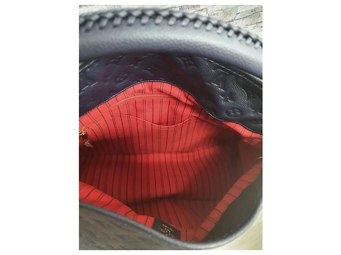 Louis Vuitton Artsy MM Couro Empreinte Marinho Vermelho Azul - vista 10
