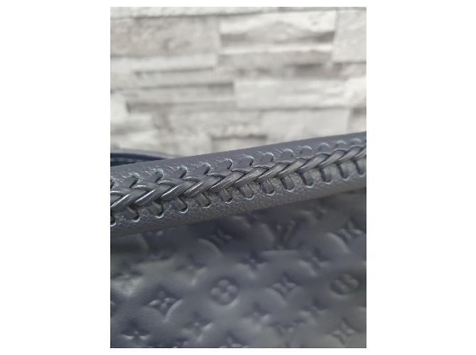 Louis Vuitton Artsy MM Couro Empreinte Marinho Vermelho Azul - vista 4
