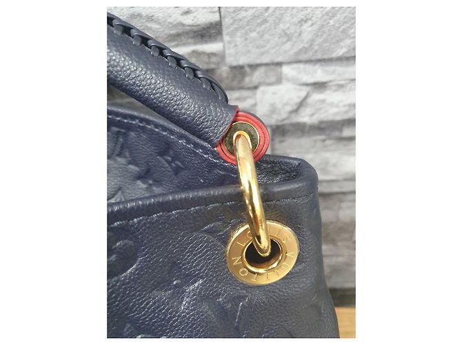 Louis Vuitton Artsy MM Couro Empreinte Marinho Vermelho Azul - vista 6