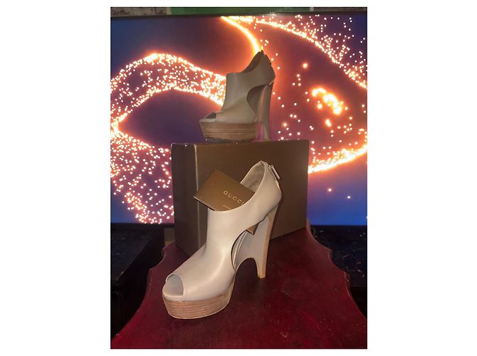 Botines Peep-Toe Gucci de cuero gris con tacón escultural - vista 5