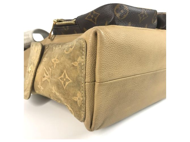 Borsa Hobo Cargo Monogram Pharrell Williams di Louis Vuitton Marrone Beige - vista 6