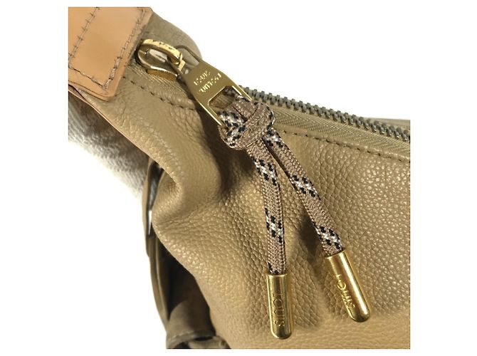 Borsa Hobo Cargo Monogram Pharrell Williams di Louis Vuitton Marrone Beige - vista 9