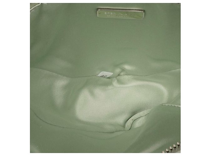 Pochete Triangular de Cetim Verde Embelada com Cristais Prada - vista 4