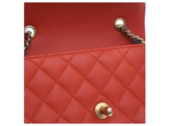 Chanel Rote Mini Stepp-Lammleder Zwei-Ton Tages-Clutch - Ansicht 11