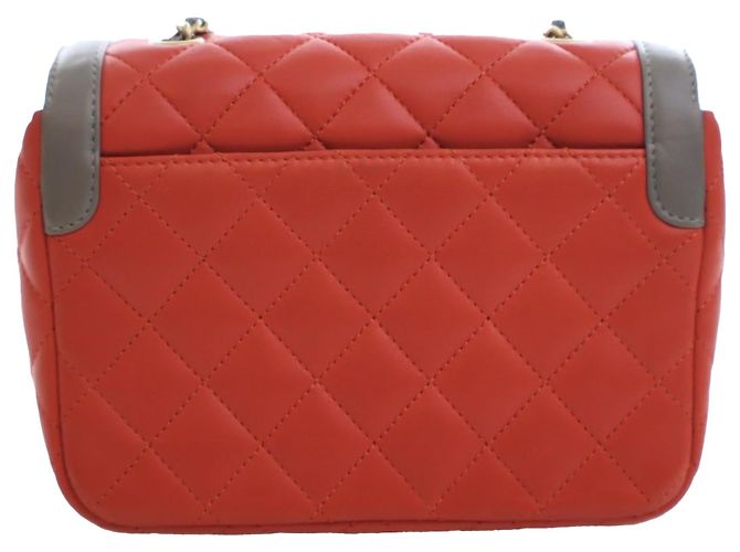 Chanel Rote Mini Stepp-Lammleder Zwei-Ton Tages-Clutch - Ansicht 4