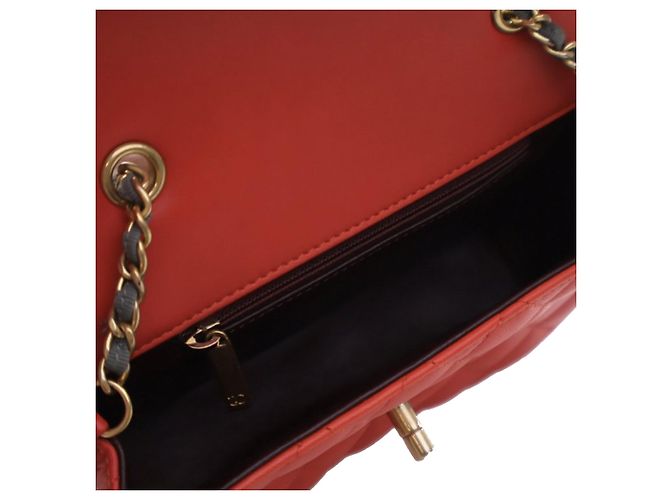 Chanel Rote Mini Stepp-Lammleder Zwei-Ton Tages-Clutch - Ansicht 8