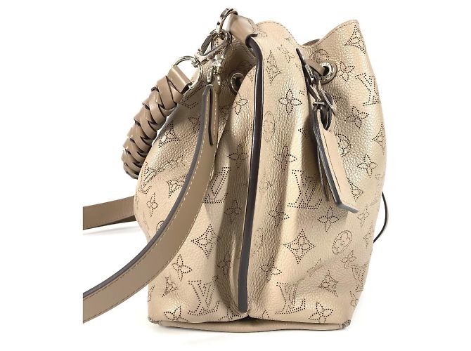 Borsa Louis Vuitton Monogram Mahina Mulia Beige - vista 4