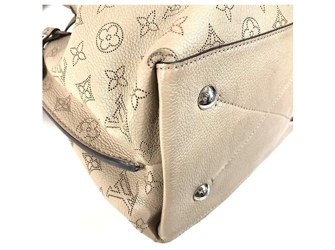Borsa Louis Vuitton Monogram Mahina Mulia Beige - vista 9