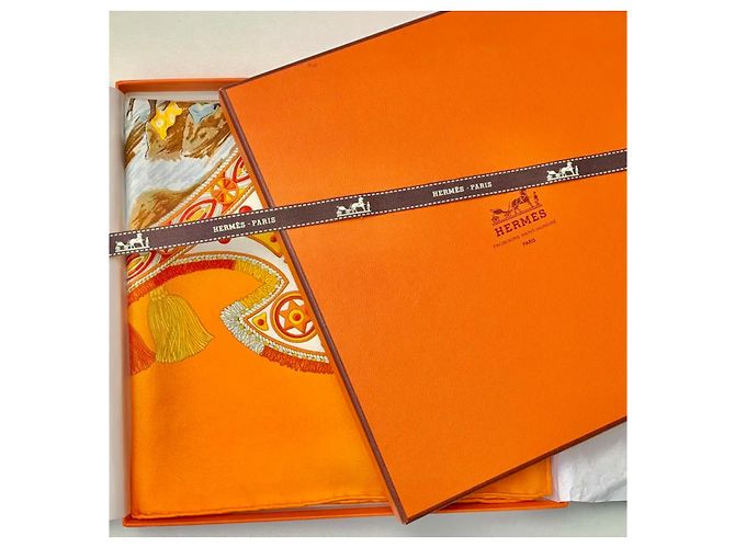 Hermès Carré 90 – "Cavalieri Peuls" – Seta twill – Arancione, Beige e Cielo – Nuovo con scatola e nastro - vista 2