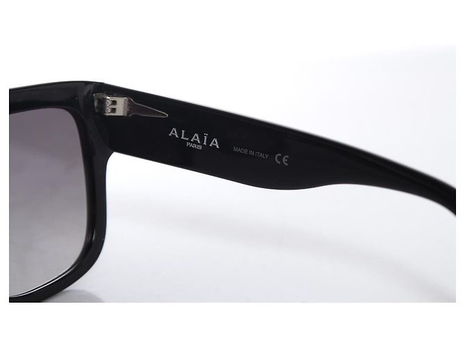 Alaïa Azzedine Alaia Black rectangular gradient sunglasses - view 6