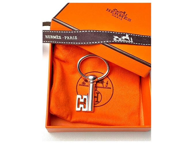 Chaveiro Hermès Prata Novo com Caixa e Fita - vista 2