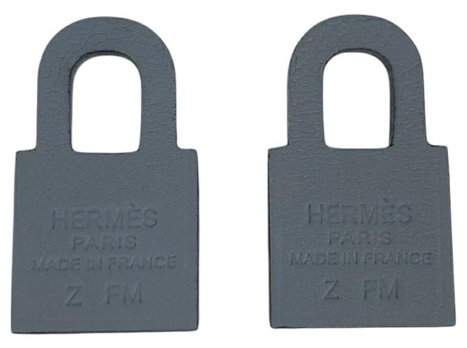 Hermès Orecchini in pelle placcata oro blu Hermes Kelly D'oro Metallico - vista 3