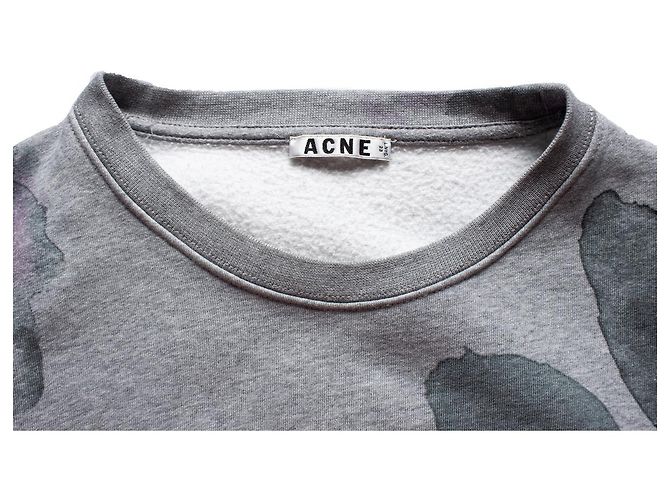Grauer Acne-Pullover mit Rosenmuster - Ansicht 6