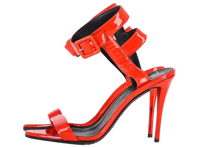 Giuseppe Zanotti High Ankle Strap Sandalen mit roten Lacklederabsätzen - Ansicht 4