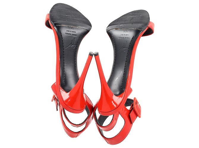 Giuseppe Zanotti High Ankle Strap Sandalen mit roten Lacklederabsätzen - Ansicht 7