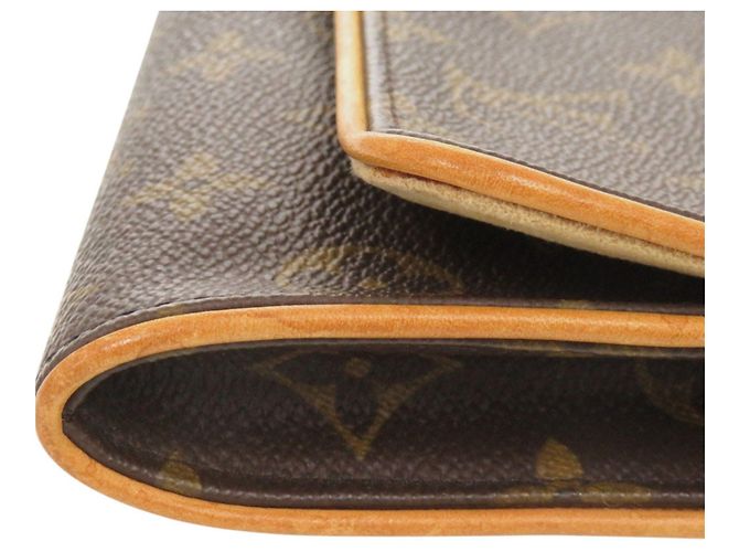 Borsa a Spalla Pochette Twin PM Monogramma Louis Vuitton Marrone - vista 5