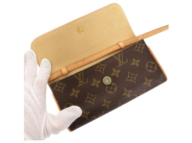 Borsa a Spalla Pochette Twin PM Monogramma Louis Vuitton Marrone - vista 7