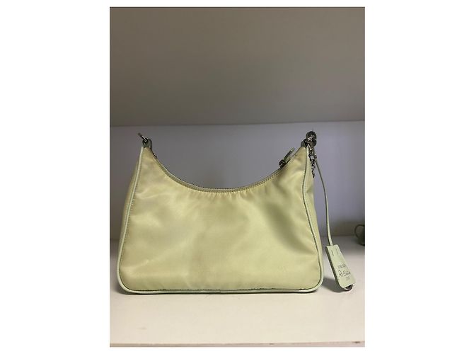 Borsa a mano Prada Re Edition 2005 in nylon verde - vista 2