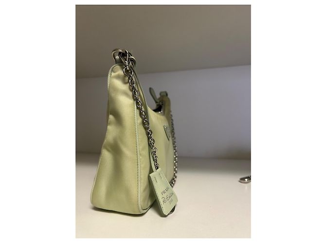 Borsa a mano Prada Re Edition 2005 in nylon verde - vista 3