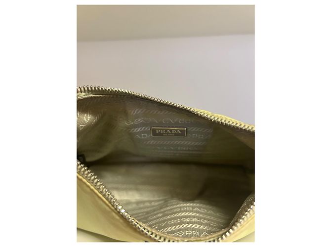 Borsa a mano Prada Re Edition 2005 in nylon verde - vista 5
