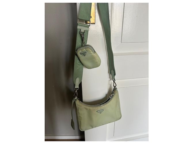 Borsa a mano Prada Re Edition 2005 in nylon verde - vista 7