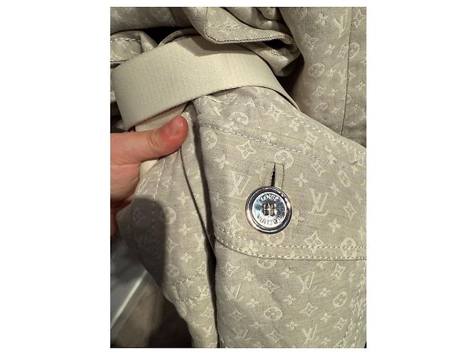 Louis Vuitton Gabardinas Beige Gris - vista 4