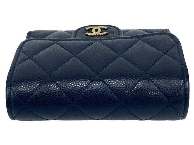 Cartera tri-fold de cuero caviar Matelassé Coco de Chanel Azul marino - vista 3