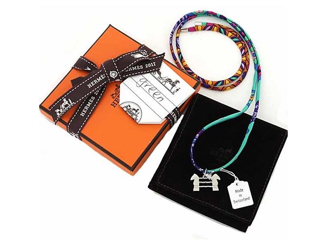 Hermès Saul Seiden-Choker mit Charm Grün - Ansicht 2