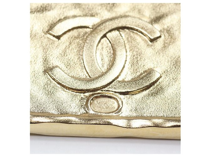 Spilla in pelle e metallo nero e oro Chanel D'oro - vista 3