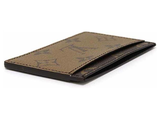 Tarjetero Monogram Reverse Louis Vuitton Castaño - vista 5