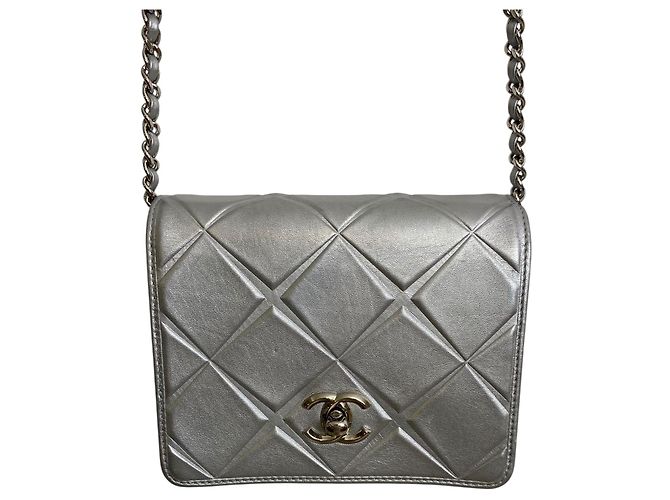 Borsa a tracolla in pelle di vitello metallica argento Chanel Airlines 16P Mini Propellor - vista 14
