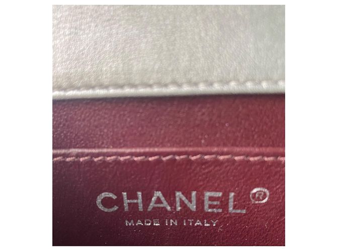Borsa a tracolla in pelle di vitello metallica argento Chanel Airlines 16P Mini Propellor - vista 16