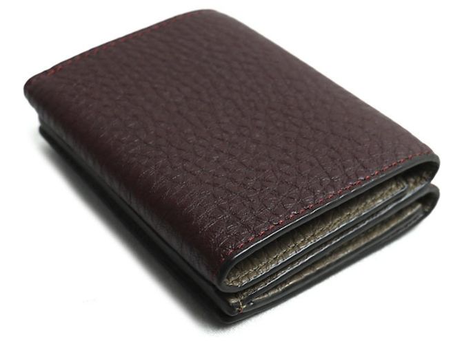 Billetera Fendi FF Compact Tri-Fold Burdeos - vista 2