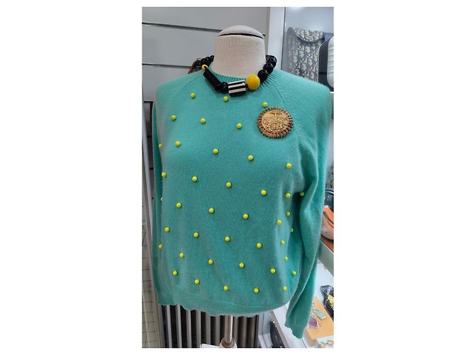 Spilla Chanel Deauville Crest dorata D'oro - vista 2