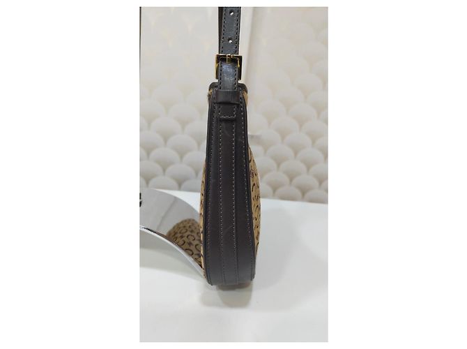 Céline Ava Borsa baguette Triomphe monogramma e pelle beige - vista 9