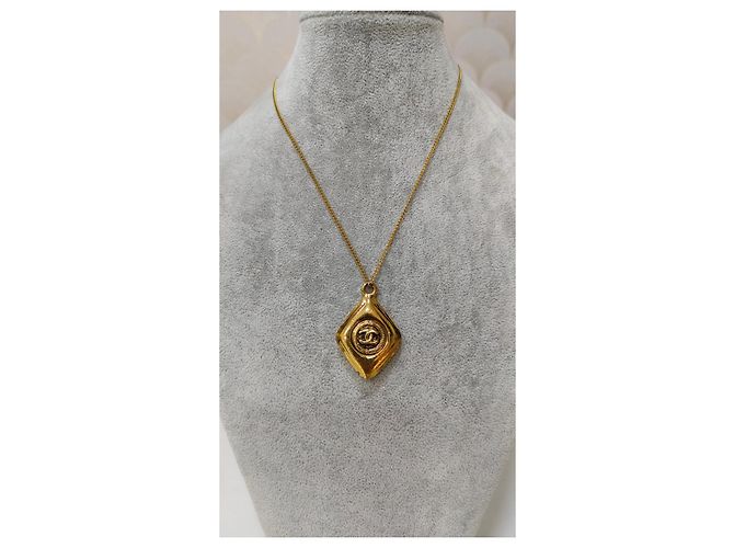 Pendente Chanel logo CC a diamante metallo dorato D'oro - vista 3