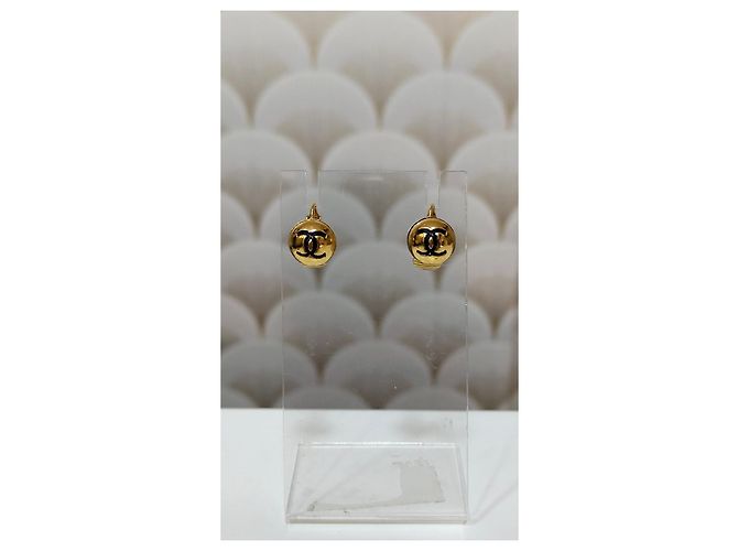 Orecchini Chanel CC Logo Oro e Smalto Nero D'oro - vista 2