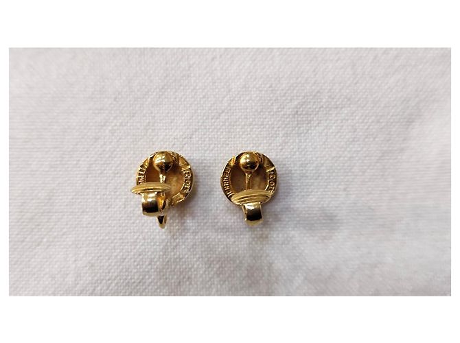Orecchini Chanel CC Logo Oro e Smalto Nero D'oro - vista 3