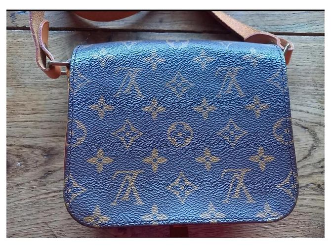 Louis Vuitton Petit sac besace avec bandoulière Marron - vue 3