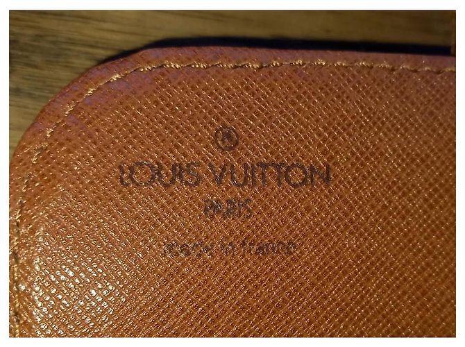 Louis Vuitton Petit sac besace avec bandoulière Marron - vue 4